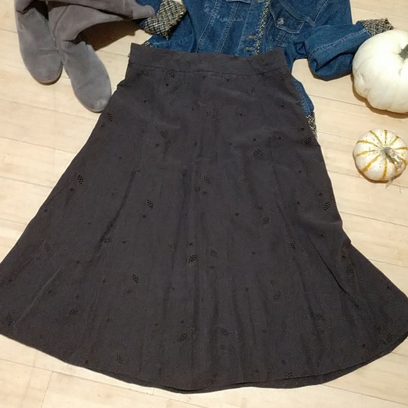 Beautiful Jones New York brown eyelet skirt, 8 - Picture 2 of 7